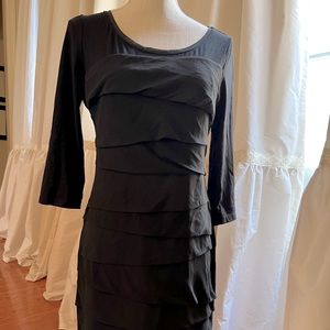 White house black market women’s small black dress